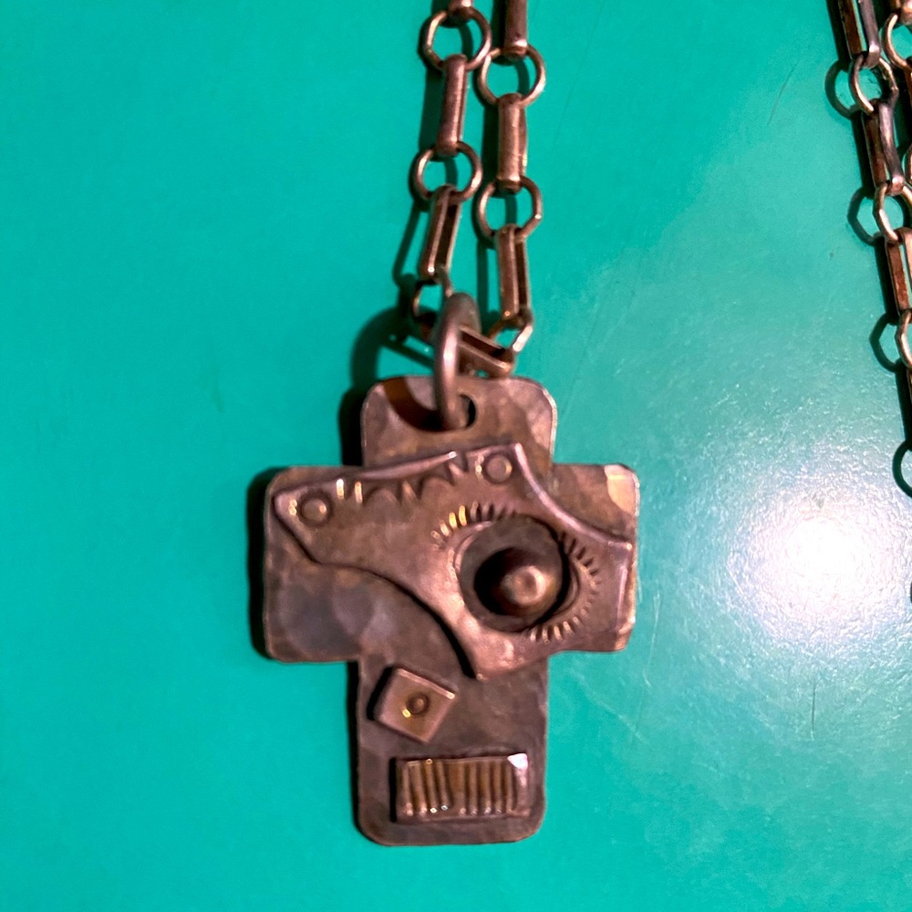 Unisex steel necklace with cross pendant